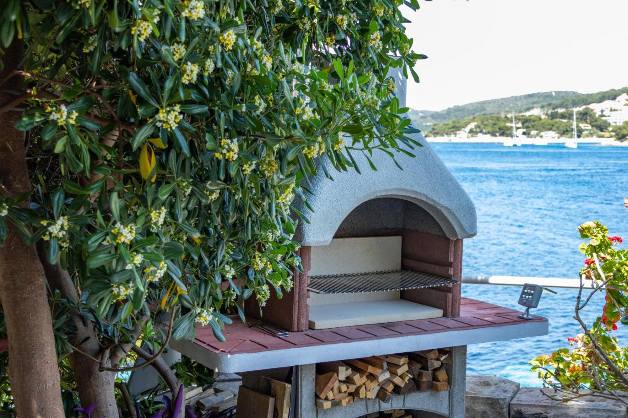 Radosic Hvar Town